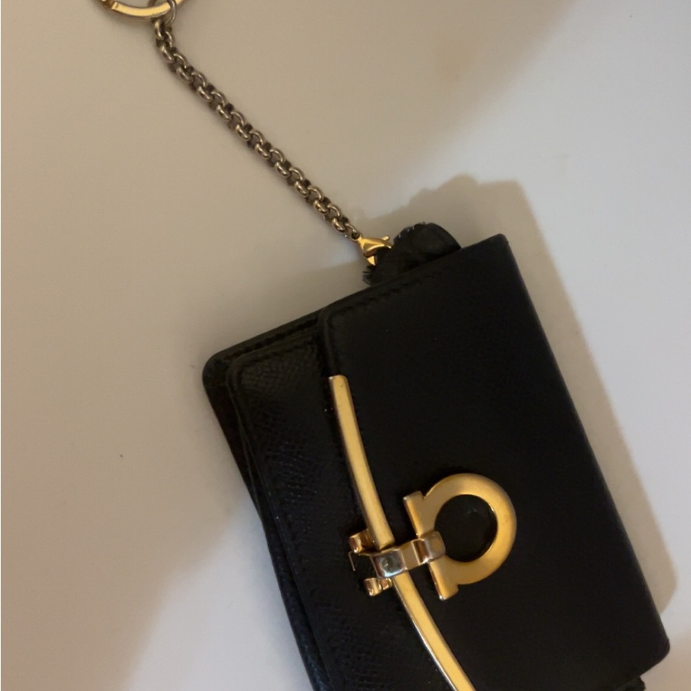 Salvatore Ferragamo Gancini Black Gold Key Card Holder with Chain: Black&Gold - Picture 2 of 15